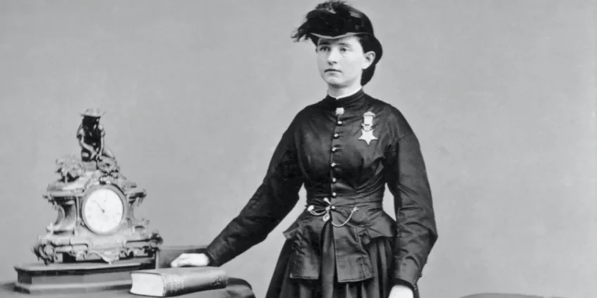 Mary Edwards Walker: The Woman Who Wore Pants to War